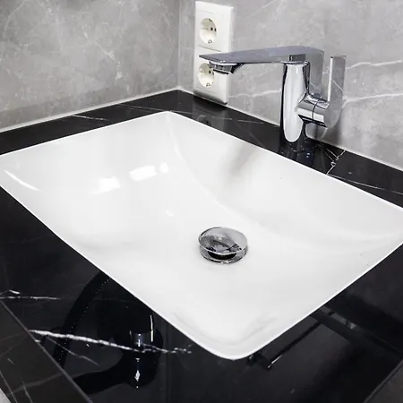 Am Rhein 公寓式酒店